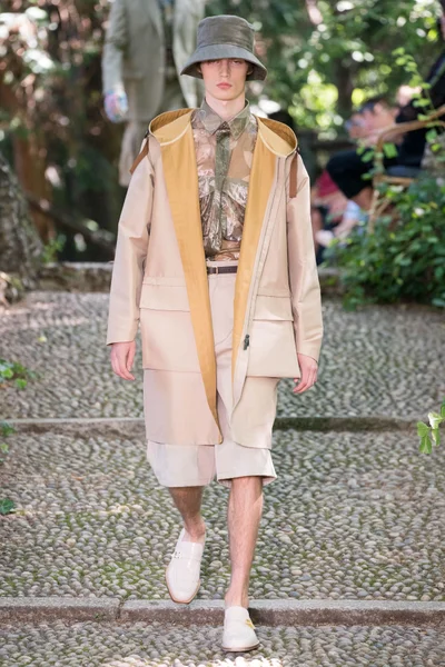Look 14